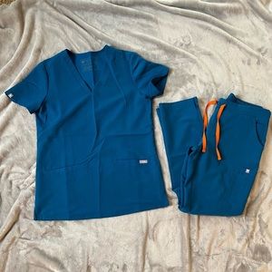 Figs Women’s Rafaela Oversized Scrub Top XS and Women’s Yola Skinny Pant XS-P